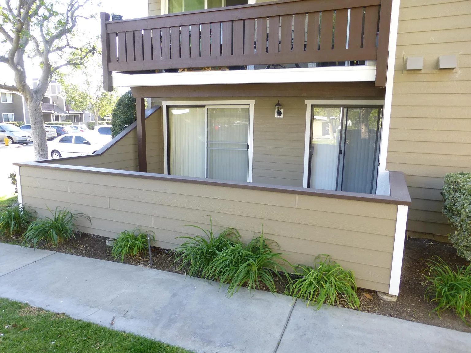 3 bed, 1165 sqft, $3,500 — Photo 2