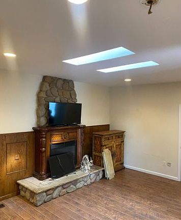 5th image of 139 Lake Ave #300