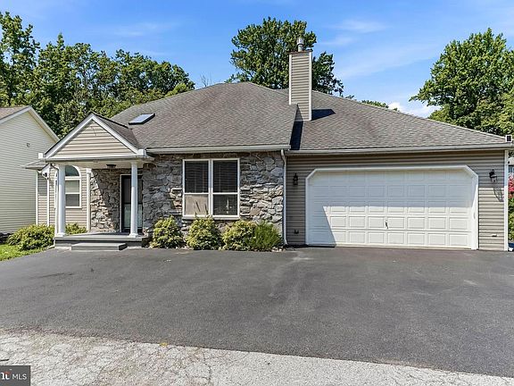 3rd image of 504 Silverside Rd