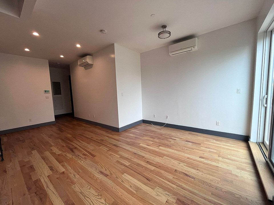 2nd image of 177 Veronica Pl #2B