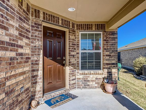 2nd image of 217 Comal Ln