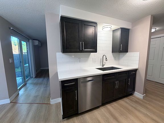 2nd image of 706 Browning Ave S #5