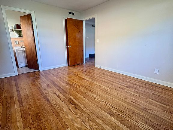 5th image of 6500 Montgomery Rd APT 2