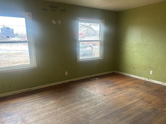 5th image of 3246 Lafayette Rd