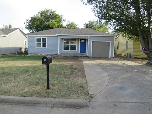 1814 NW Pollard Ave Photo 1