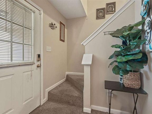 3rd image of 6964 Gallant Cir