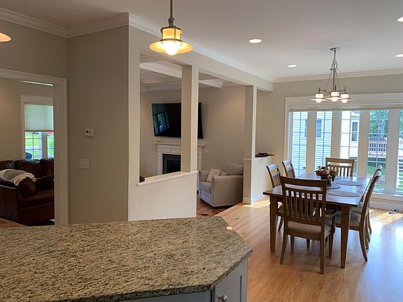 4th image of 110 S Bay Dr