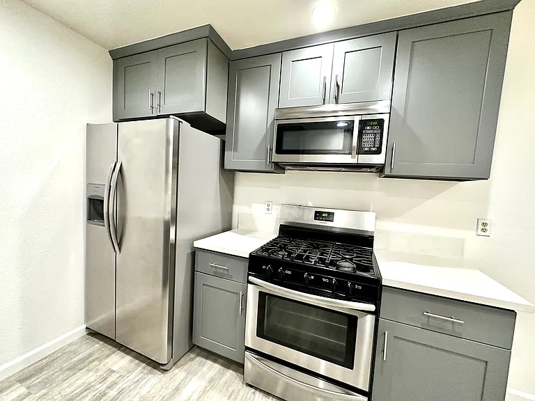 Studio Palms Apartments — Photo 5