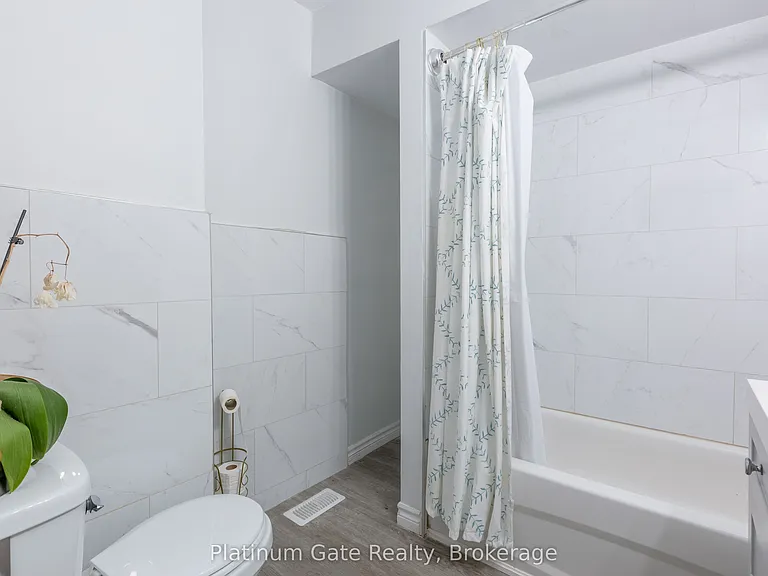 1040 Gladstone Ave — Photo 17
