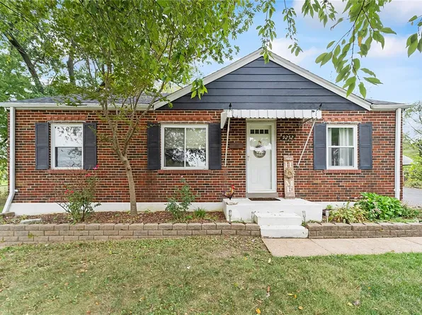9252 Southview Ln, Saint Louis, MO 63123