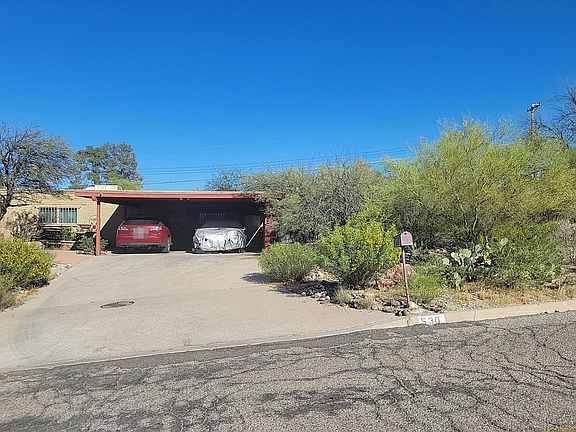 2nd image of 530 N La Cholla Blvd