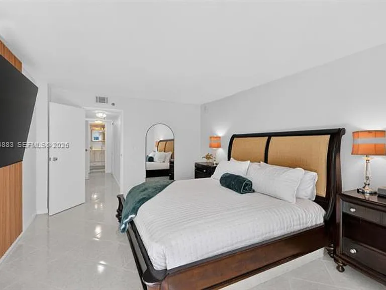 2401 Collins Ave #1406 — Photo 25