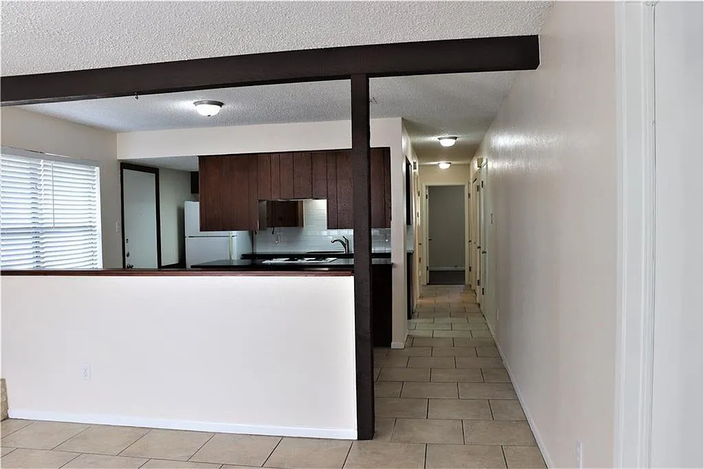 2 bed, 1.0 bath, 1030 sqft, $1,250 — Photo 4