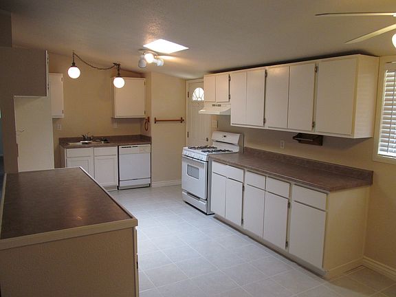 2nd image of 8957 Rosewood Dr
