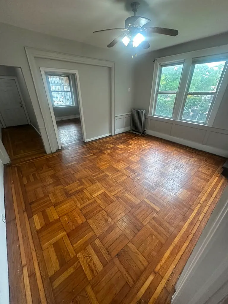 8 bed, $3,250 — Photo 1