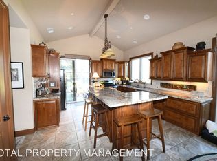 14900 Sobey Rd #B, Saratoga, CA 95070