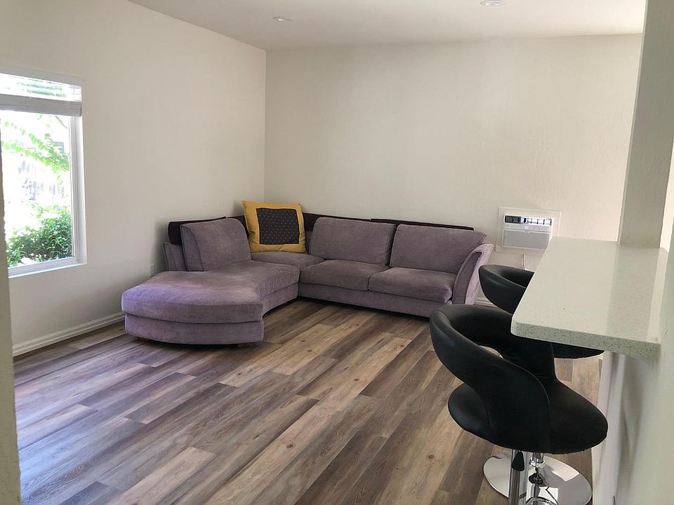 1st image of 1086 Portola Ave