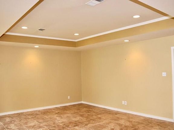 5th image of 903 W Milroy St