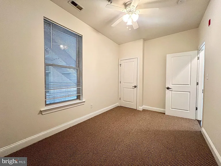 1814 N 16th St #4B — Photo 8