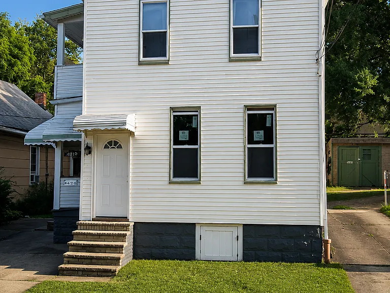 4019 Newark Ave #2 — Photo 1