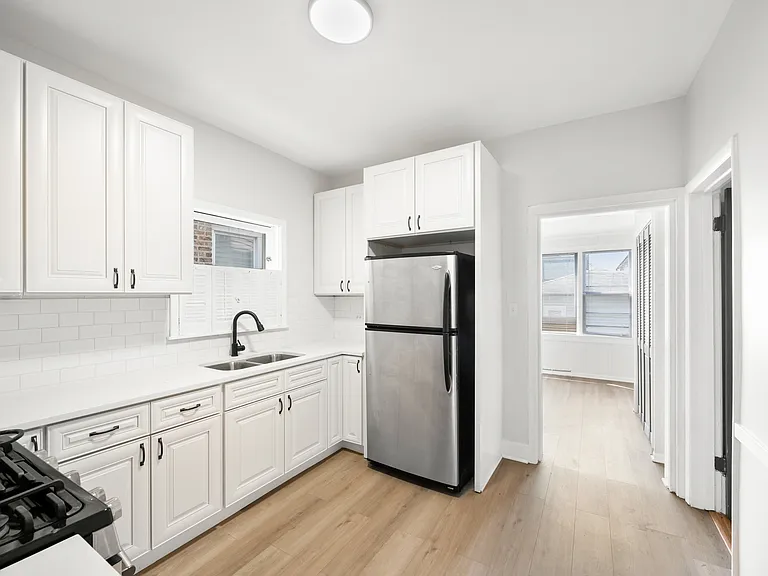 4849 W Hutchinson St #1 — Photo 8