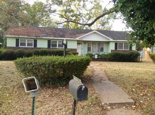 1914 Waddell Ave, Albany, GA 31707