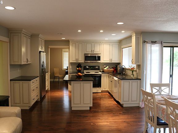 4th image of 4601 NE 62nd Ave