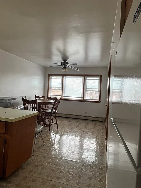 3 bed, 915 sqft, $1,300 — Photo 4