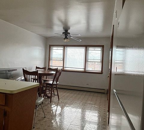 4th image of 5438 S Kenneth Ave Floor 2