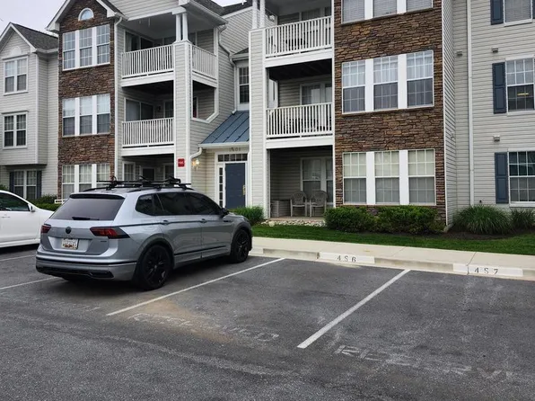 5601 Avonshire Pl APT B, Frederick, MD 21703