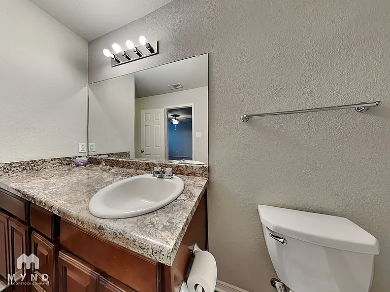 940 Pinehurst Loop — Photo 8