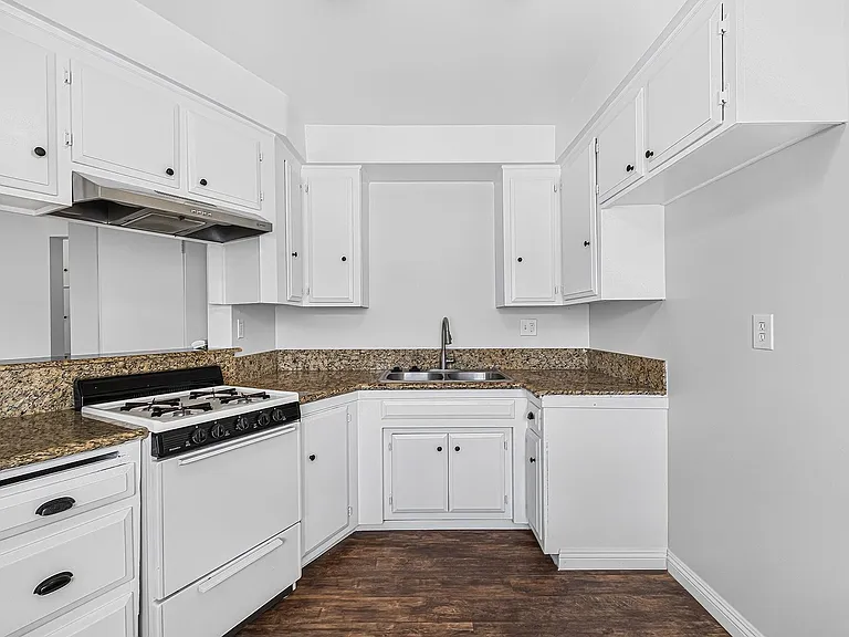 147 S Magnolia Avenue — Photo 14