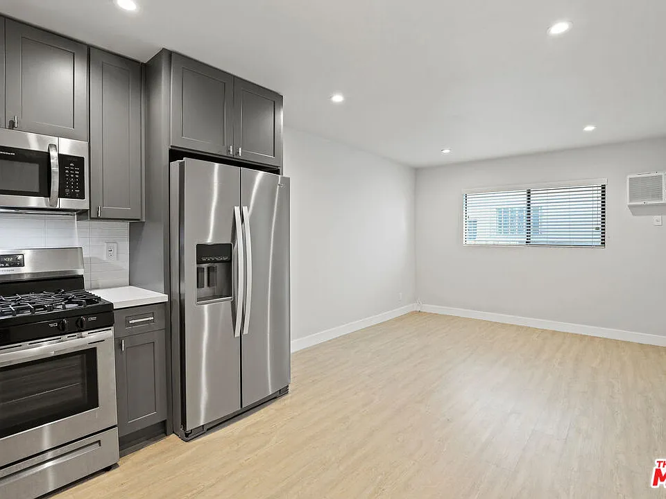 3314 S Mentone Ave #4