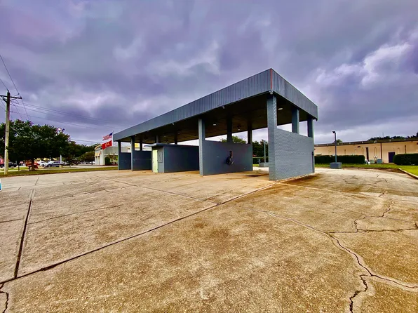 21868 Media Dr, Robertsdale, AL 36567