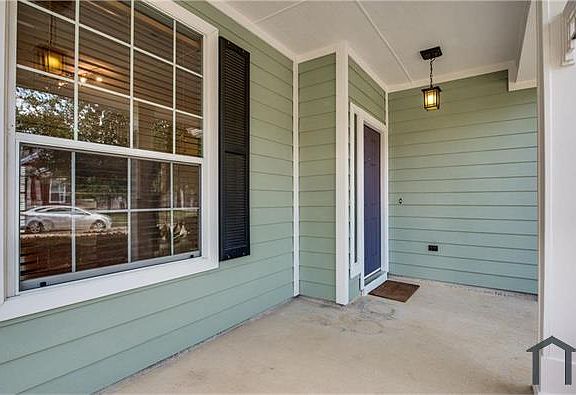 3rd image of 1720 Goodwin Dr