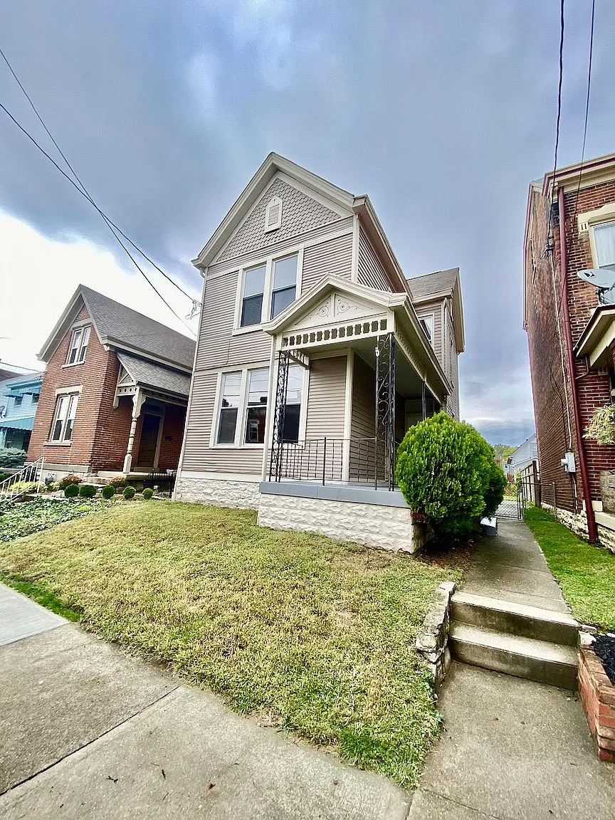 335 Washington Ave photo 1