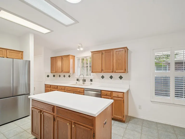 1300 Leah Ln — Photo 15