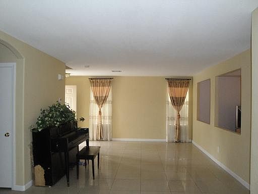 4th image of 7705 Boswell Ct
