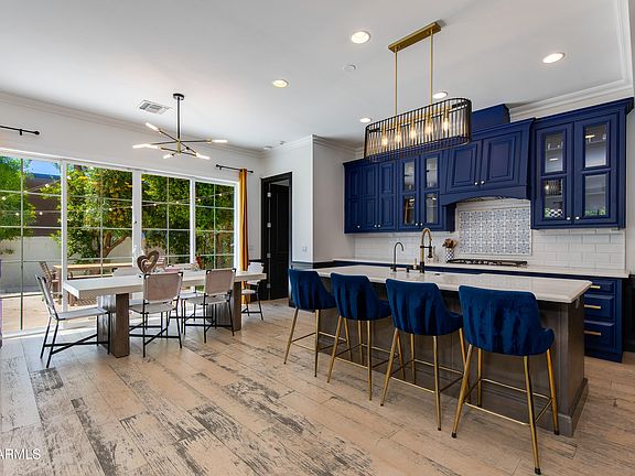 3rd image of 4019 E DEVONSHIRE Avenue