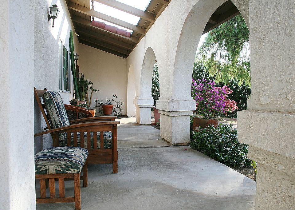 2nd image of 3103 Calle De Oro