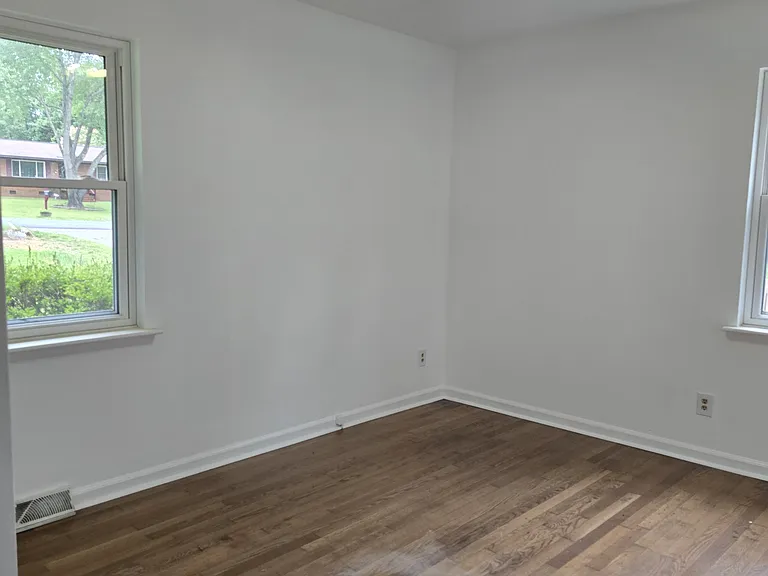310 Cedarwood Ln — Photo 10