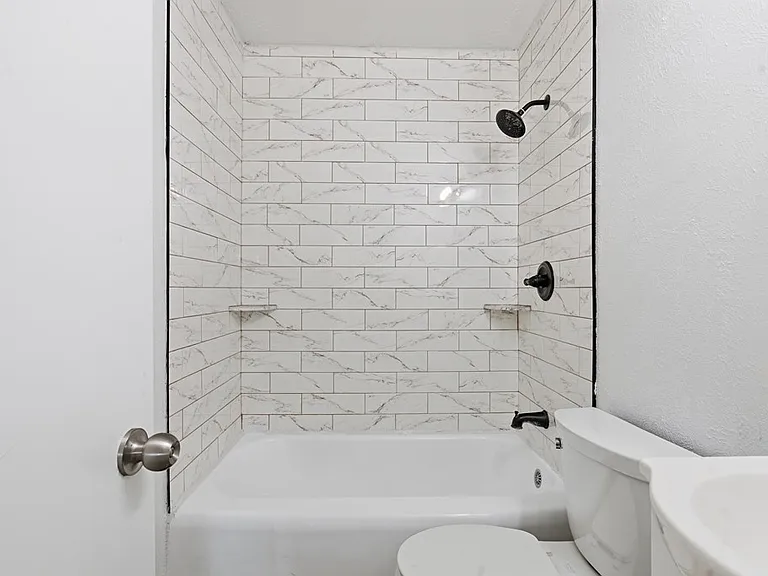 3811 Cedar Spring Dr — Photo 8