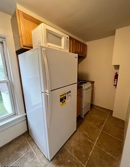 36 Linden Ave #B — Photo 10