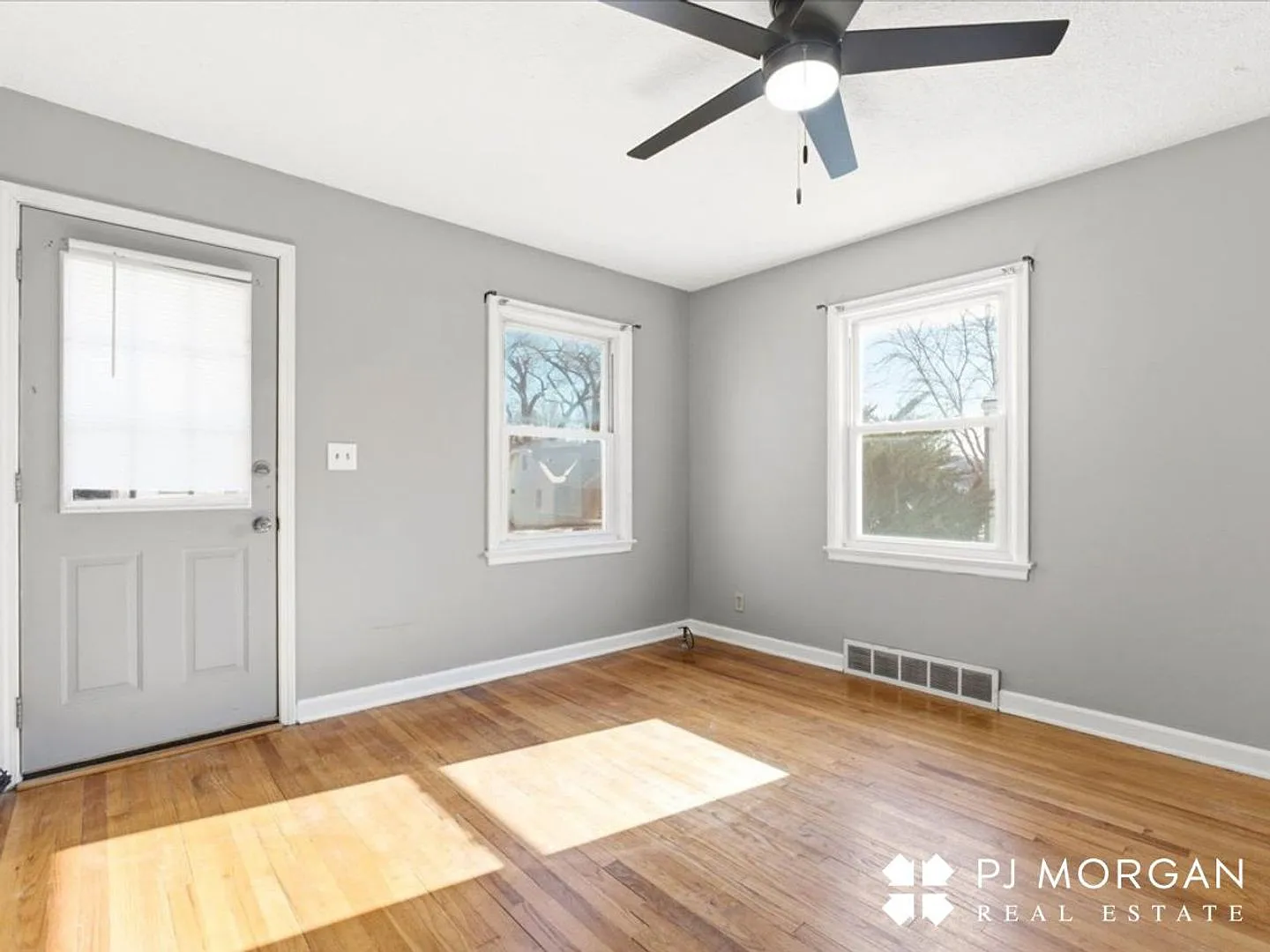 Charming 2 Bedroom Home located in Midtown! — Photo 4