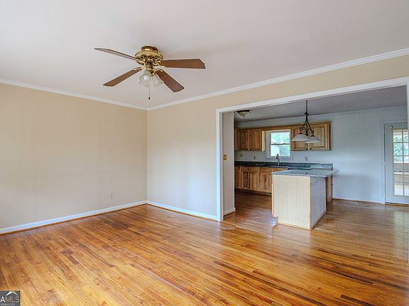 2nd image of 239 Hendry Ln