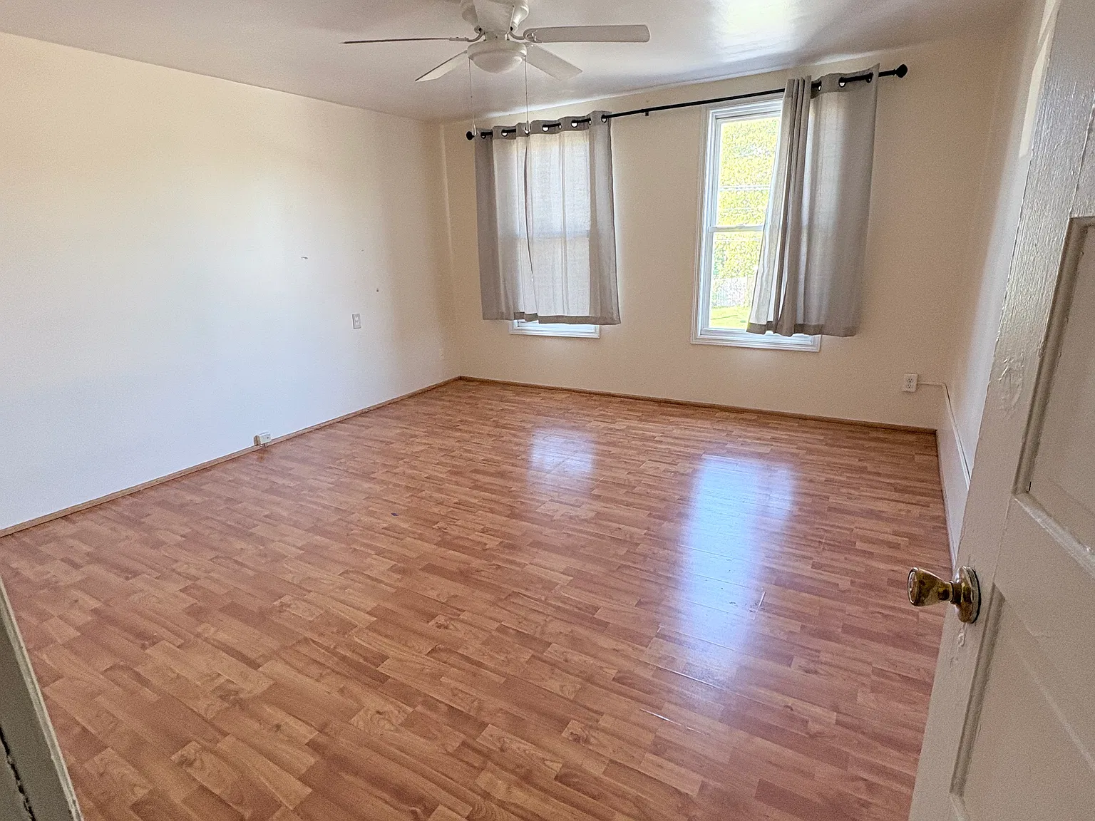 630 Troy St — Photo 4