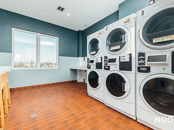 5th image of 215 Green St #2A