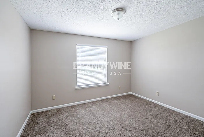 3363 Hampstead Dr — Photo 15