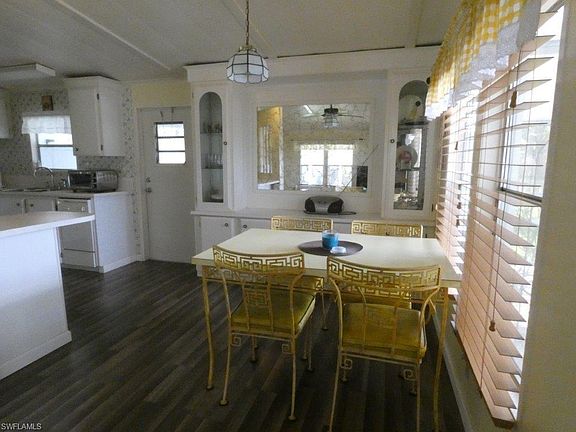 4th image of 16627 Camelia Dr