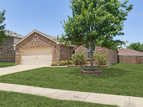 2nd image of 14845 Magnolia Ln